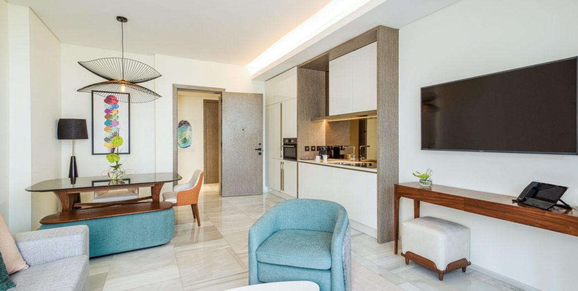 Garden View Suite Dining Area