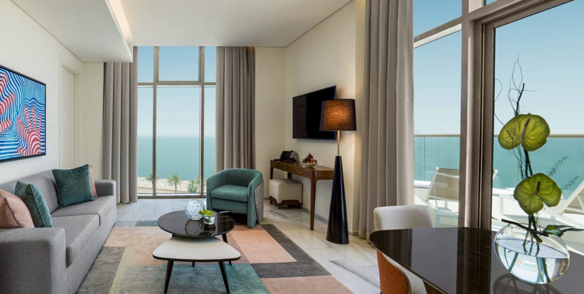 Ocean Bedroom Suite Living Room