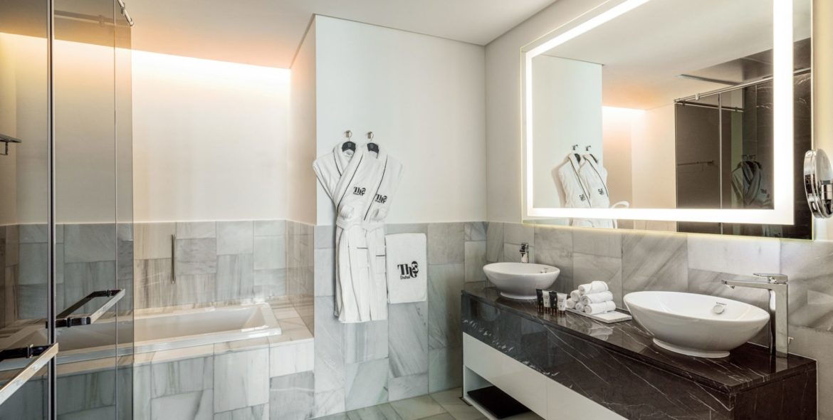 Palm Seaview Bedroom Bathroom